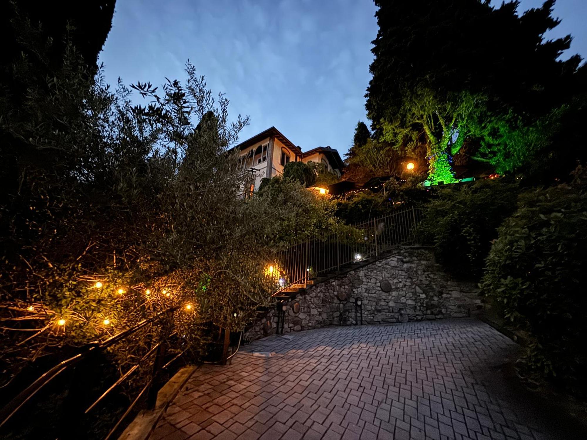 Suitecastlelakeview 1 Bellano Exterior photo